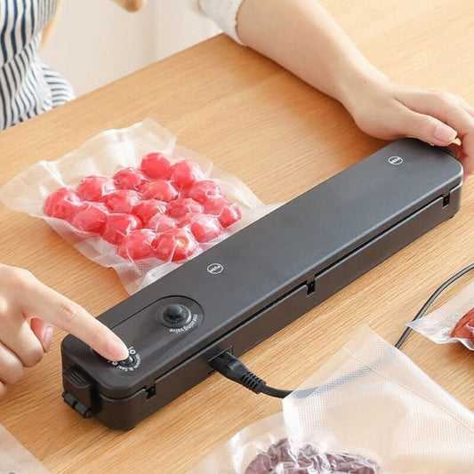 The automatic vacuum sealing machine