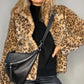 Manteau court duveteux à imprimé léopard pour femmes